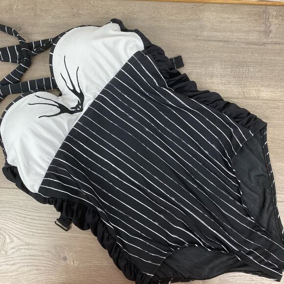 Hot Topic Disney Nightmare Before Christmas Jack Skellington Swimsuit Sz.XL - Picture 5 of 16